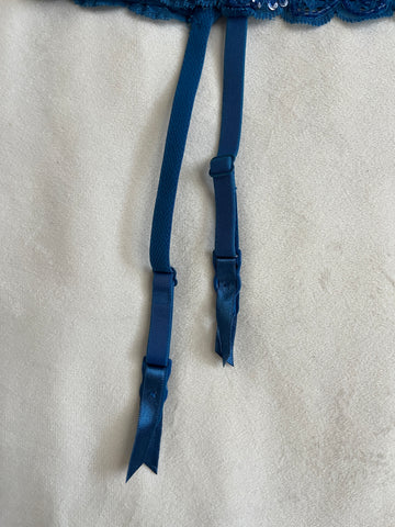 beaded lace garter belt🦋