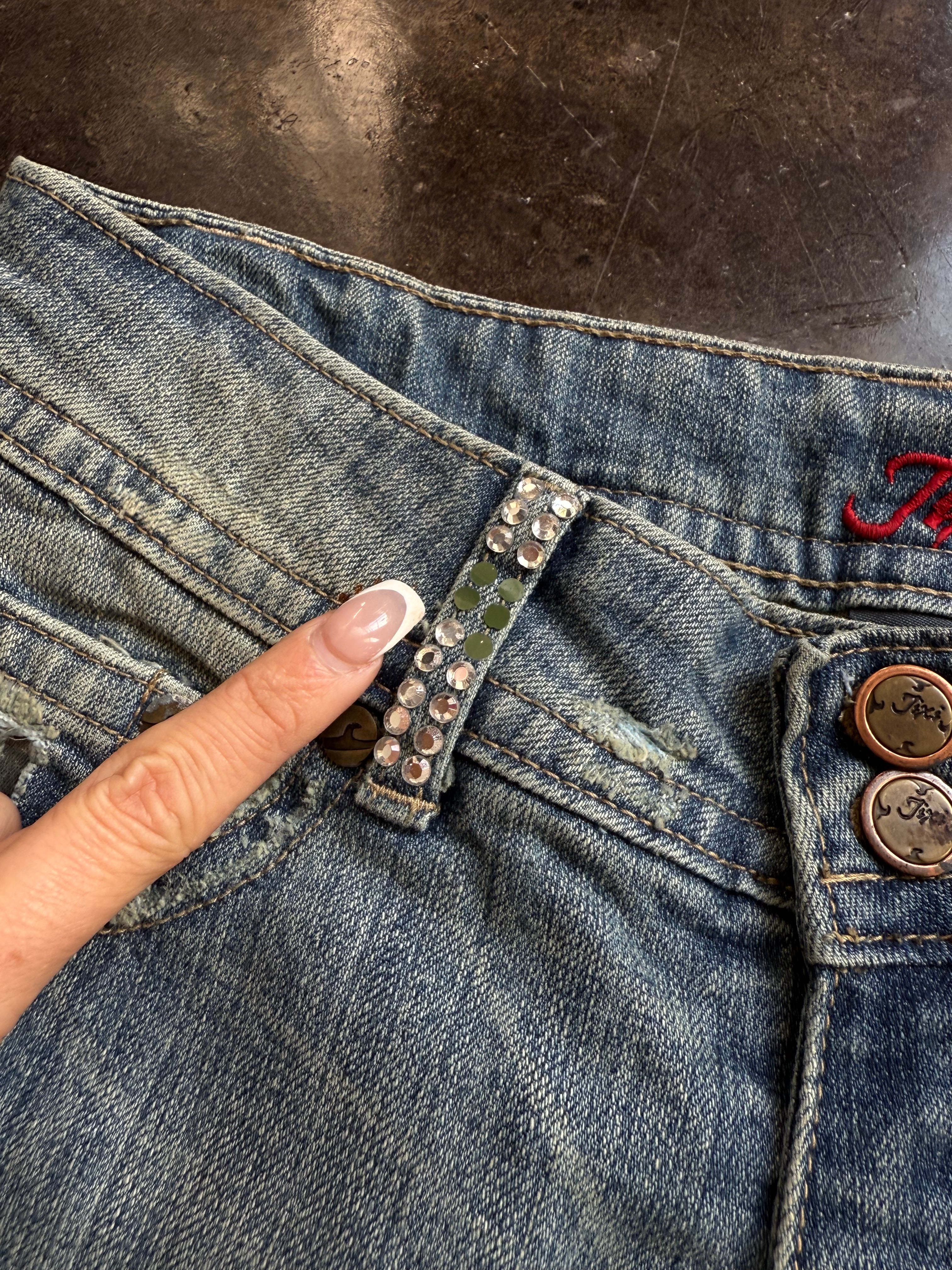 Jixi camo distressed jeans