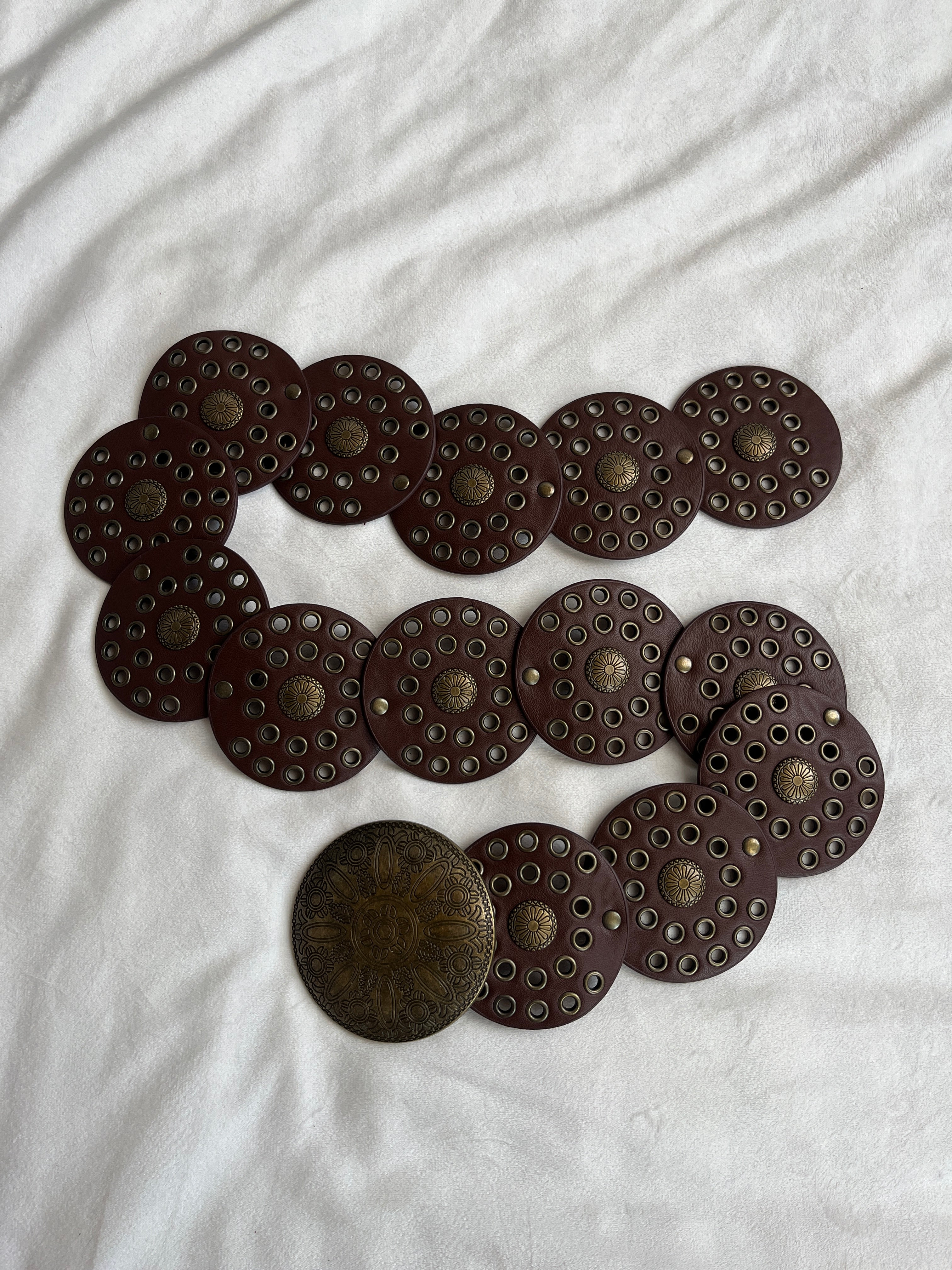 brown medallion belt 🤎