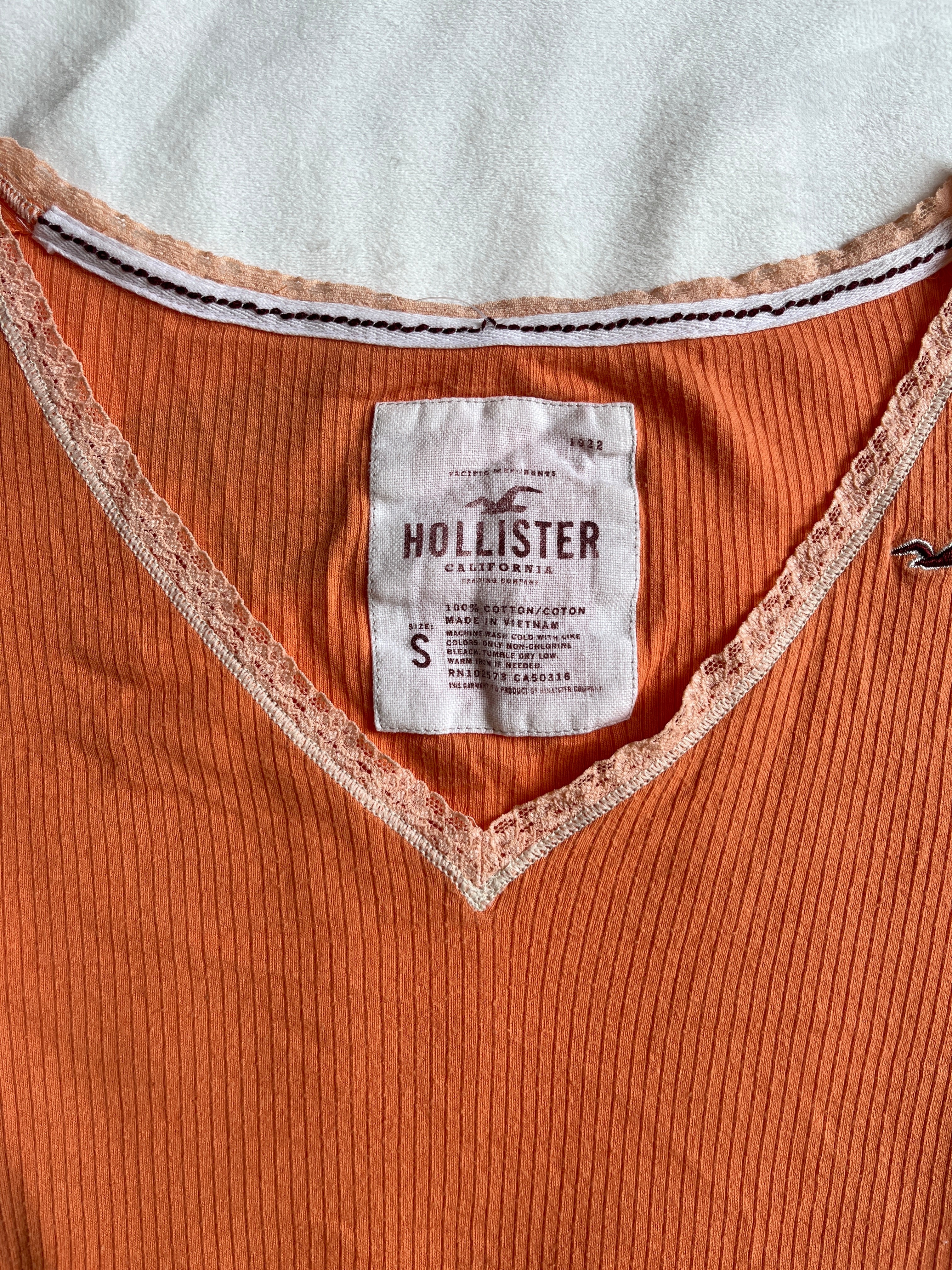 hollister tee