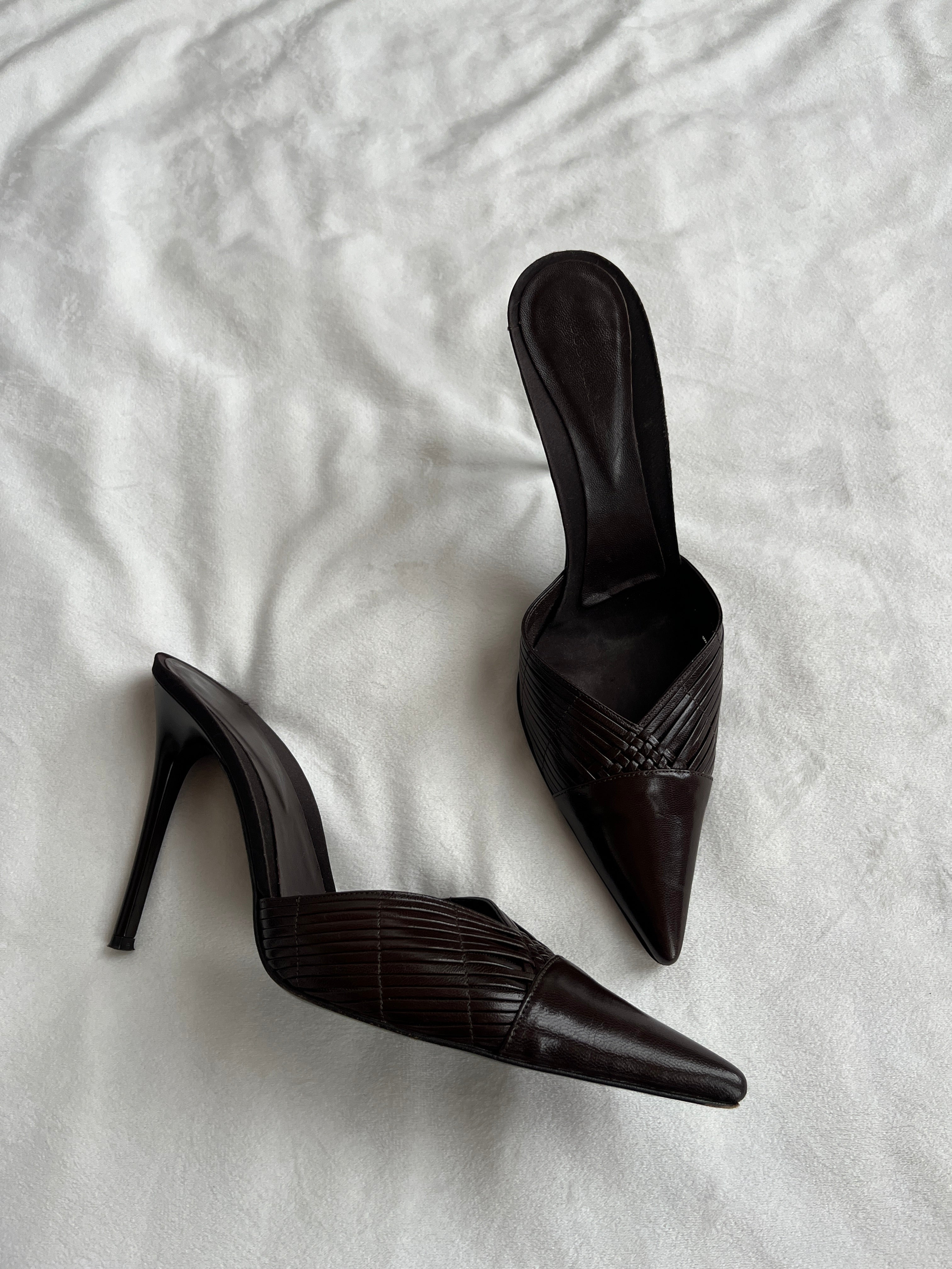 bcbg heels