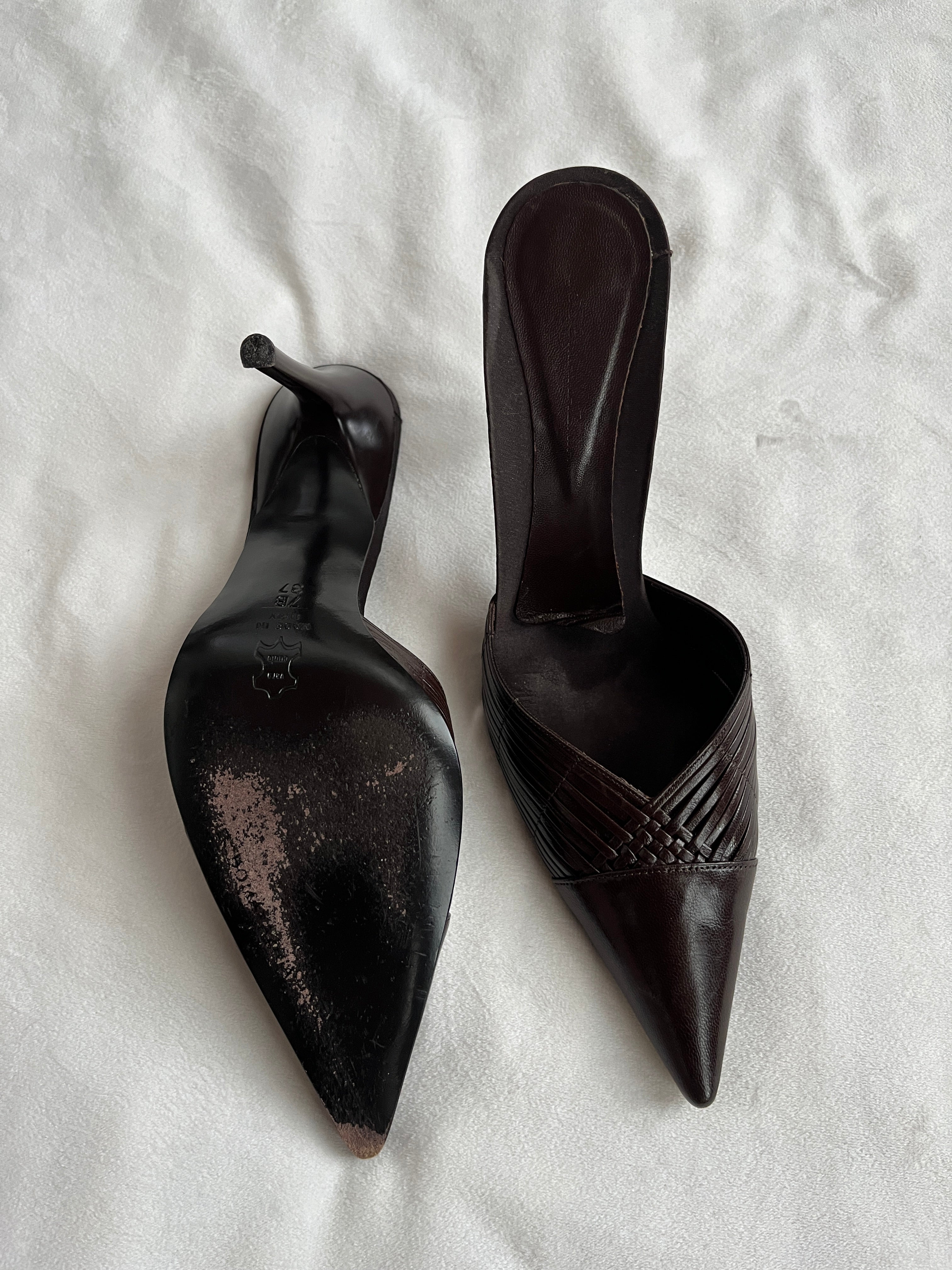 bcbg heels