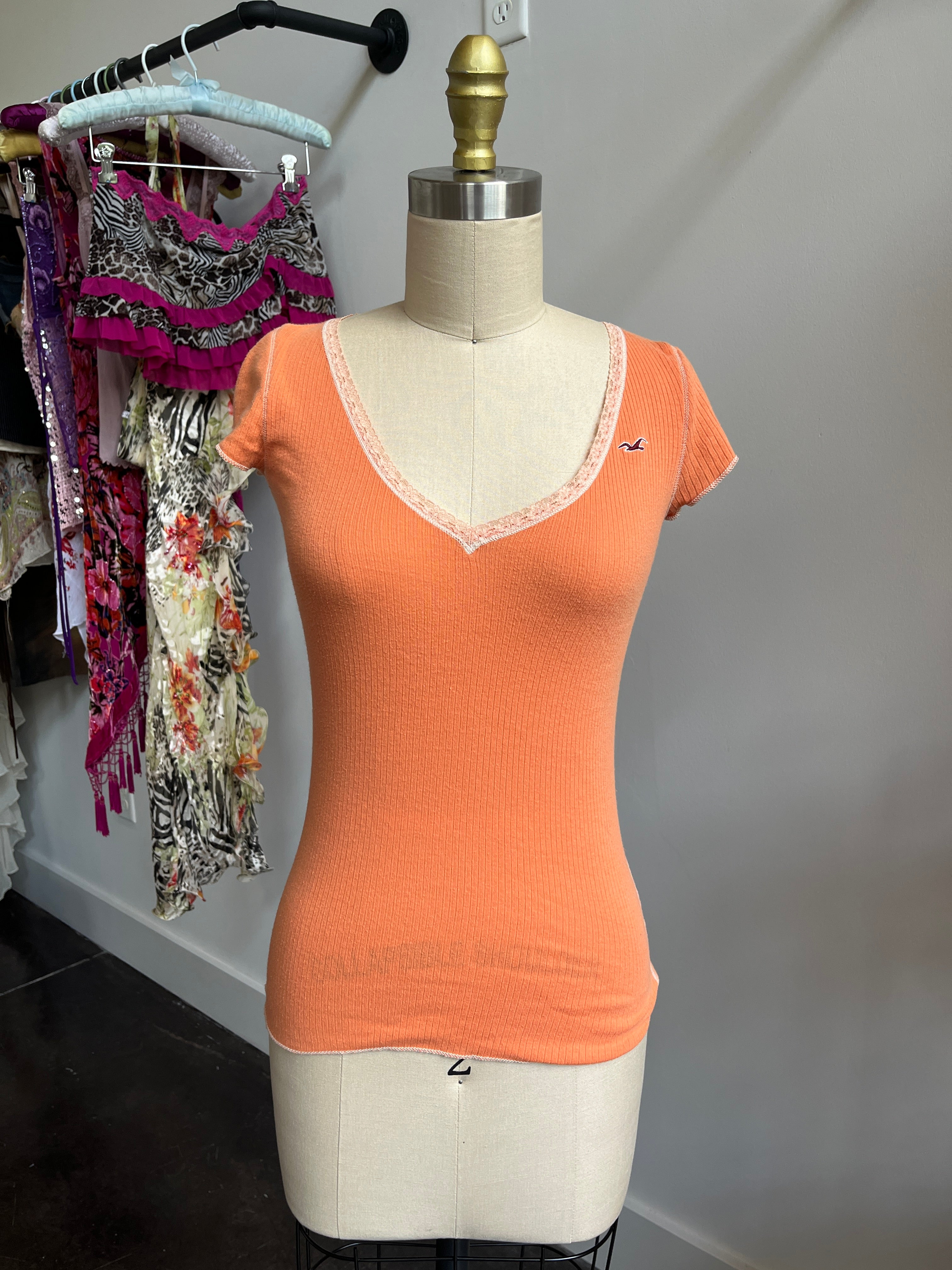 hollister tee