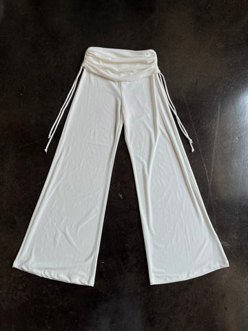 cream fold over pants🪽