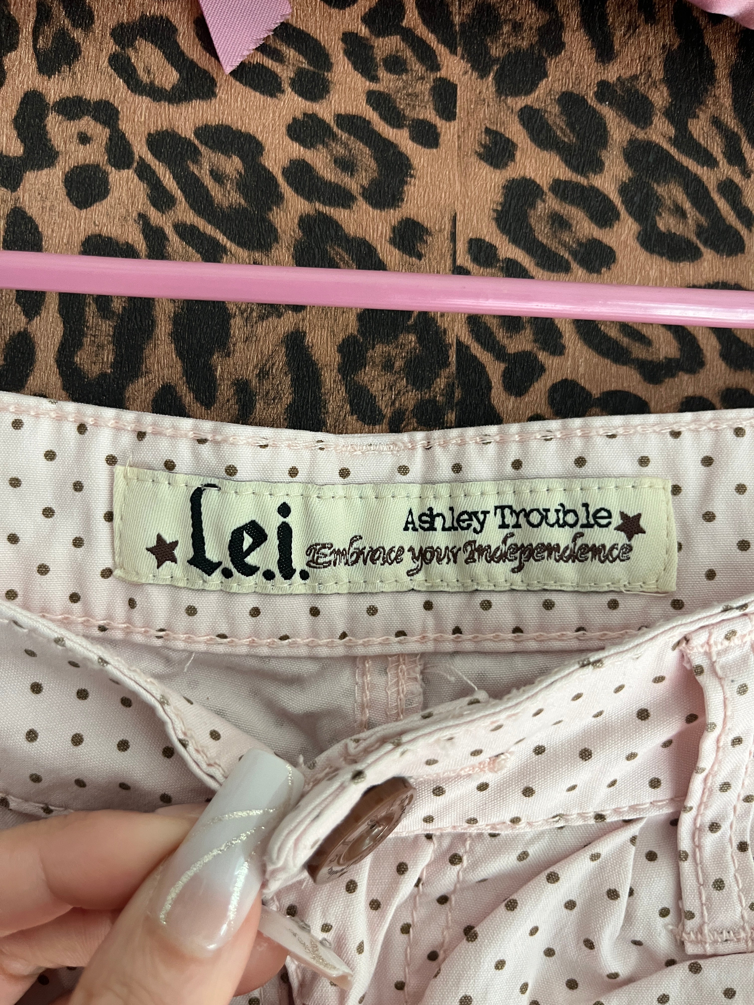 LEI SHORTS