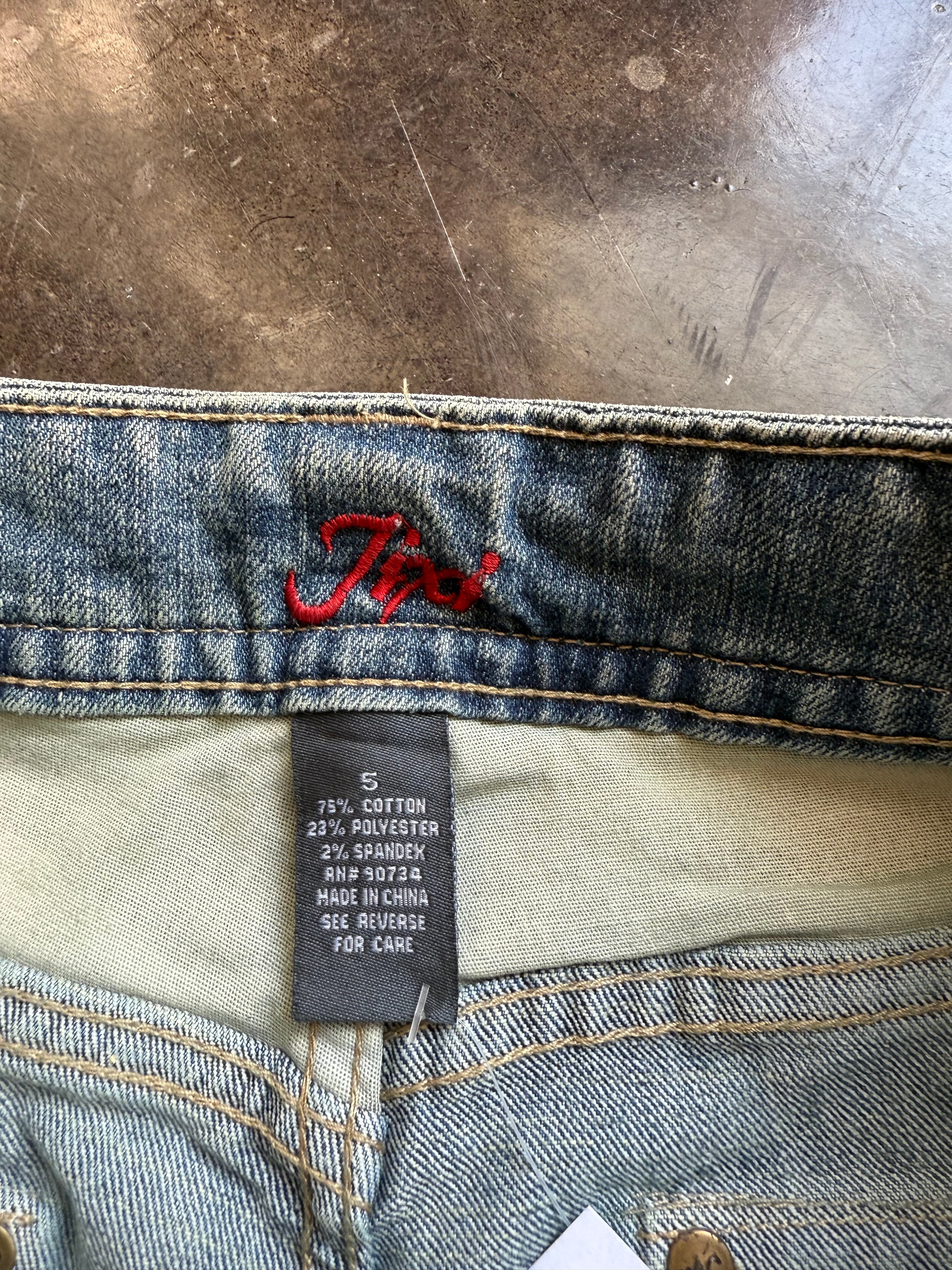 Jixi camo distressed jeans