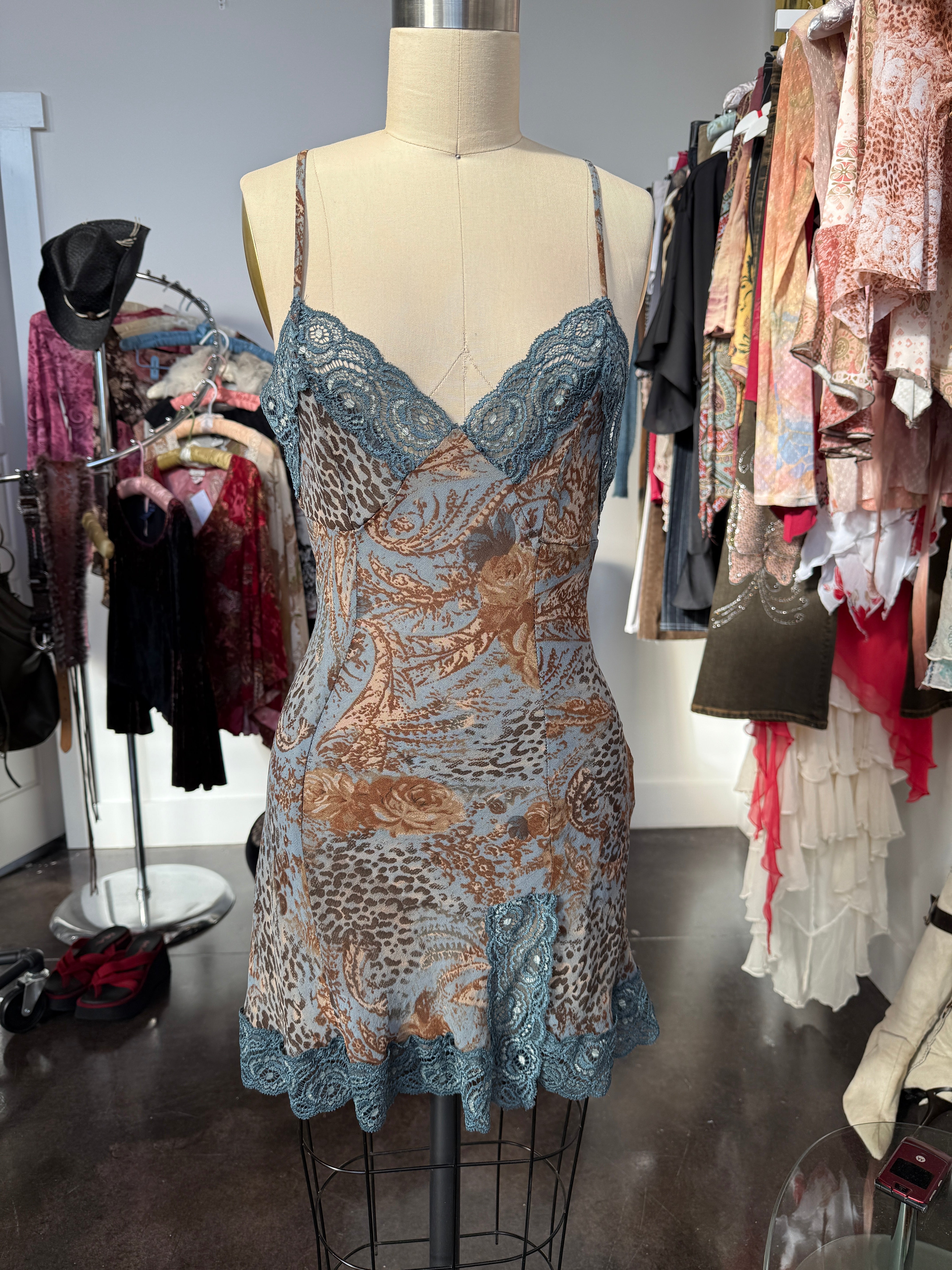 euro mini dress🤎