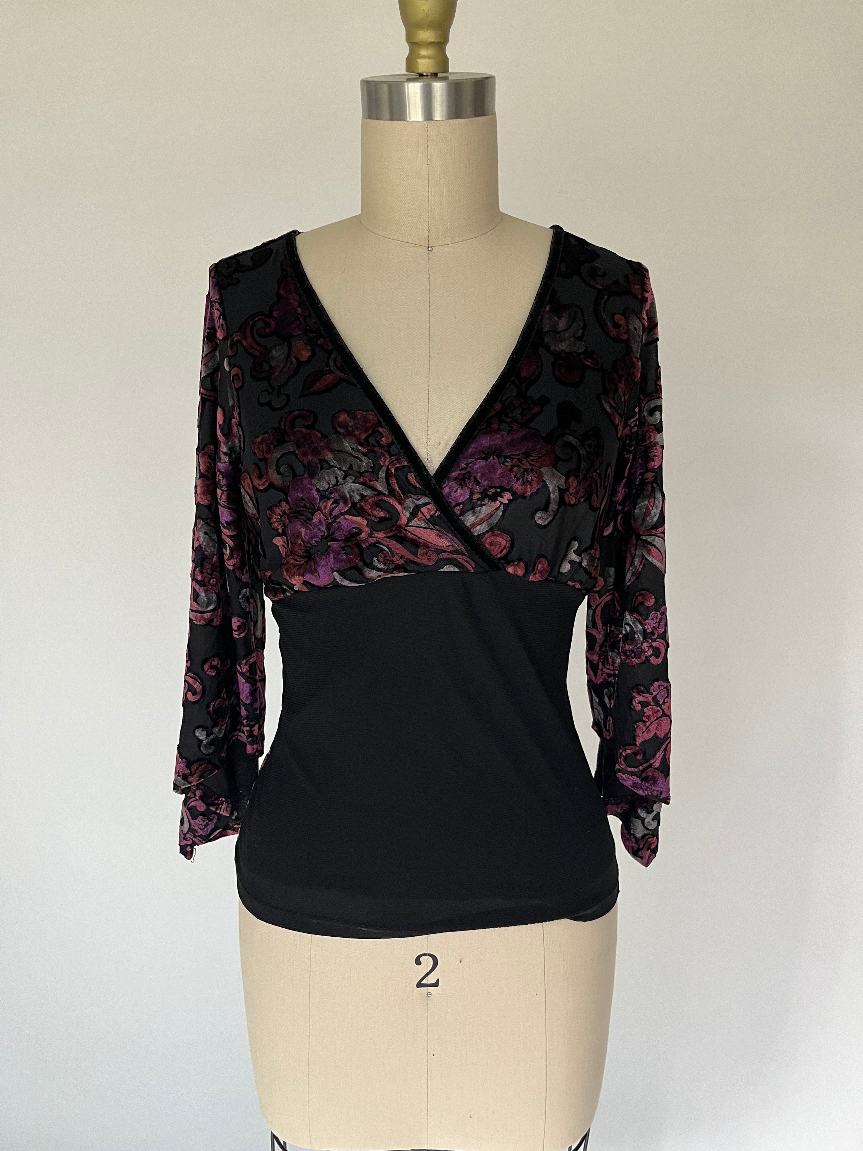 eyeshadow velvet top