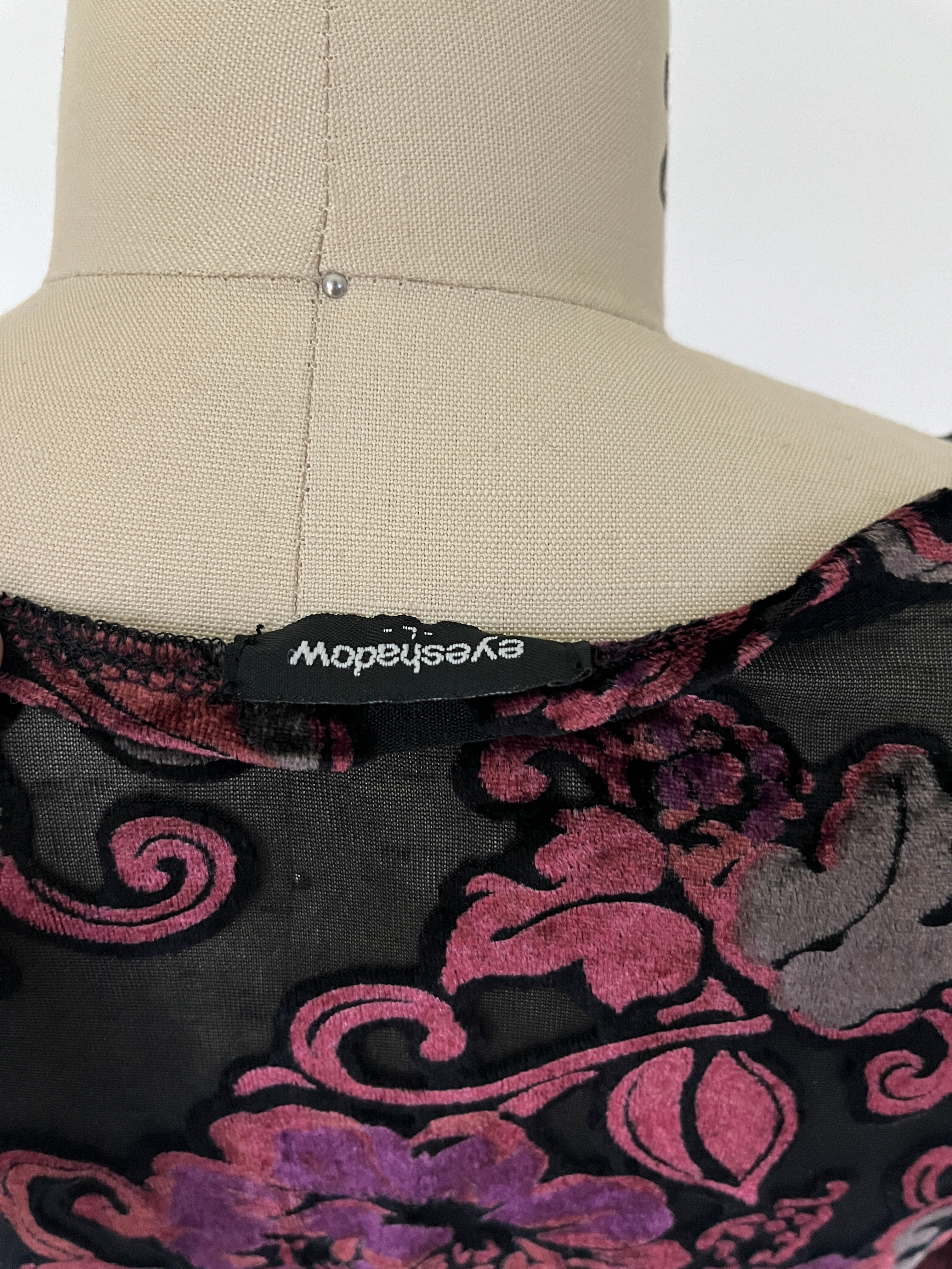 eyeshadow velvet top