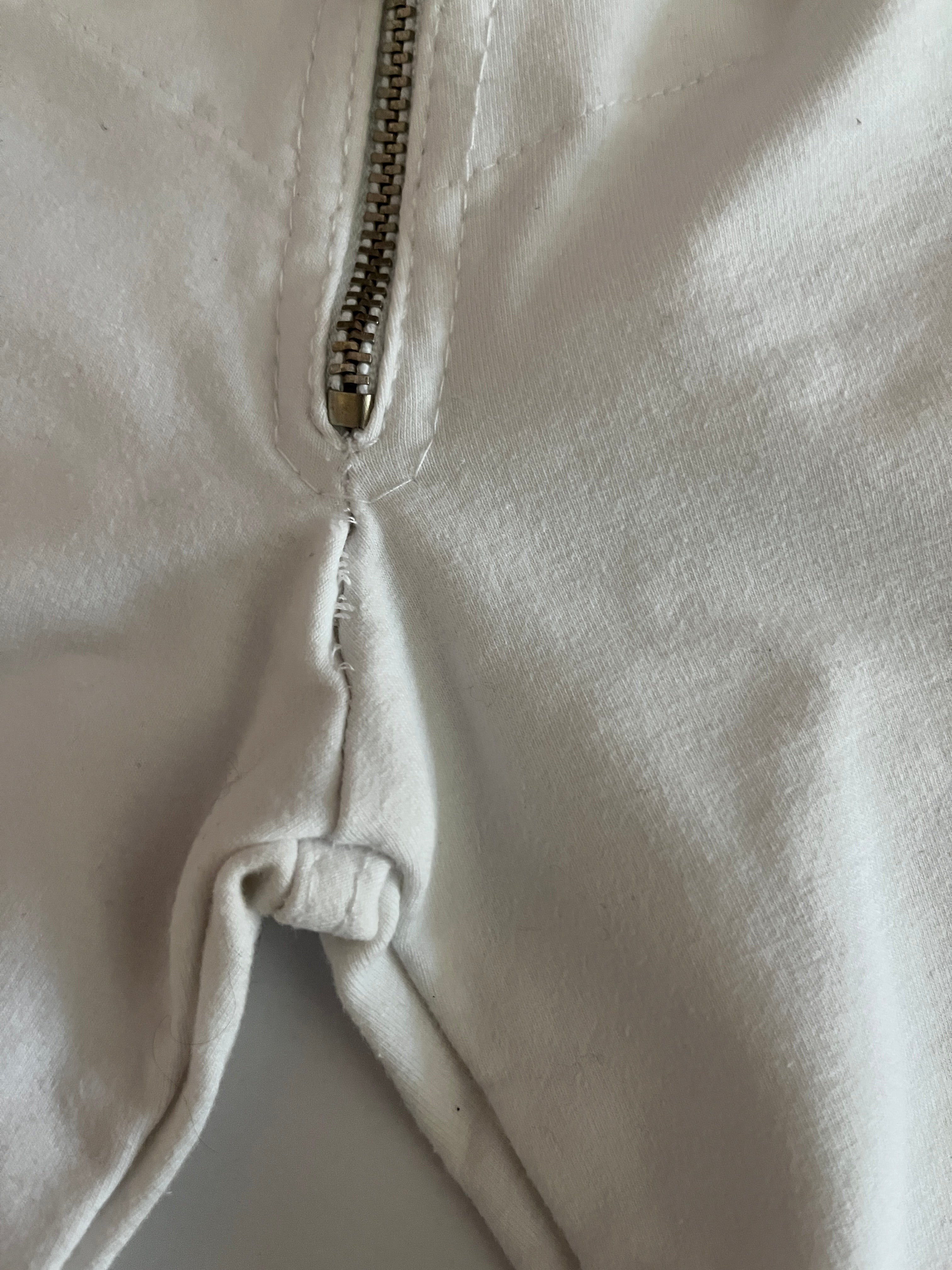 LOWRISE WHITE FLARE PANTS